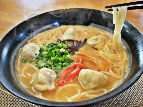 さっぱりなのにコクがある!博多風とんこつラーメン【特製とんこつ味(6人前)】セット