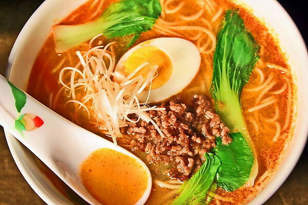 濃厚ねりごま香る！ラー油の辛味が食欲そそる！【特製坦坦ラーメン（6人前）】セット