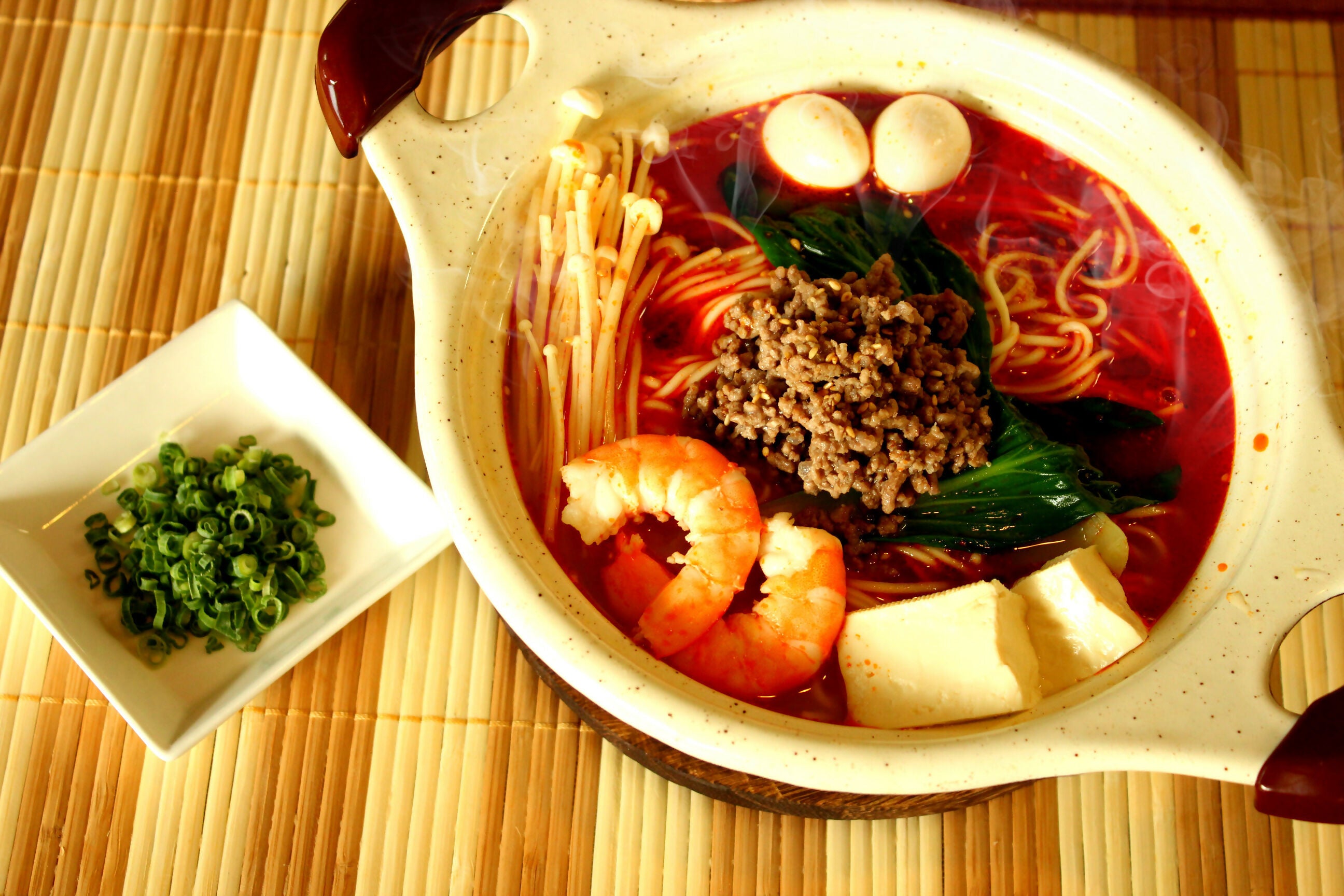 濃厚ねりごま香る！ラー油の辛味が食欲そそる！【特製坦坦ラーメン（6人前）】セット